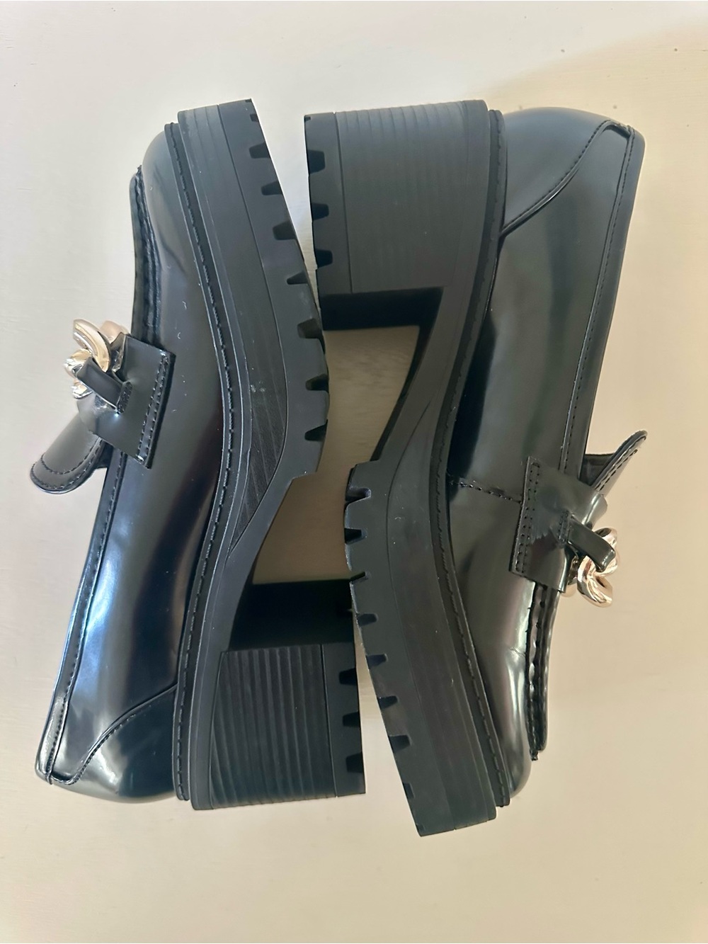 Guess Hillford Chunky platform heel loafers size 8